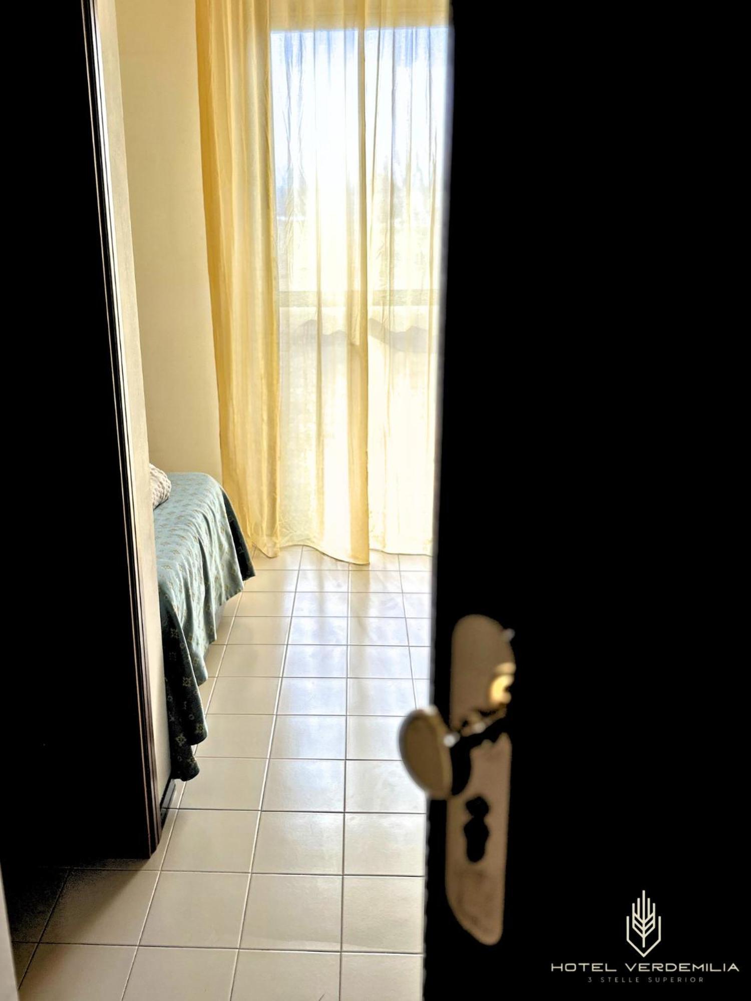 Verdemilia Hotel Anzola dell'Emilia Bagian luar foto